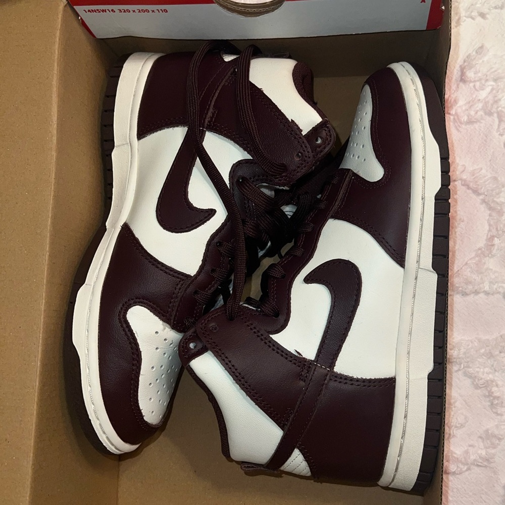 New Nike dunks
